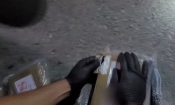 Araçtan 5,5 kilo kokain çıktı!